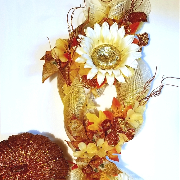Fall Decor Centerpiece/Wreath - Picture 1 of 5